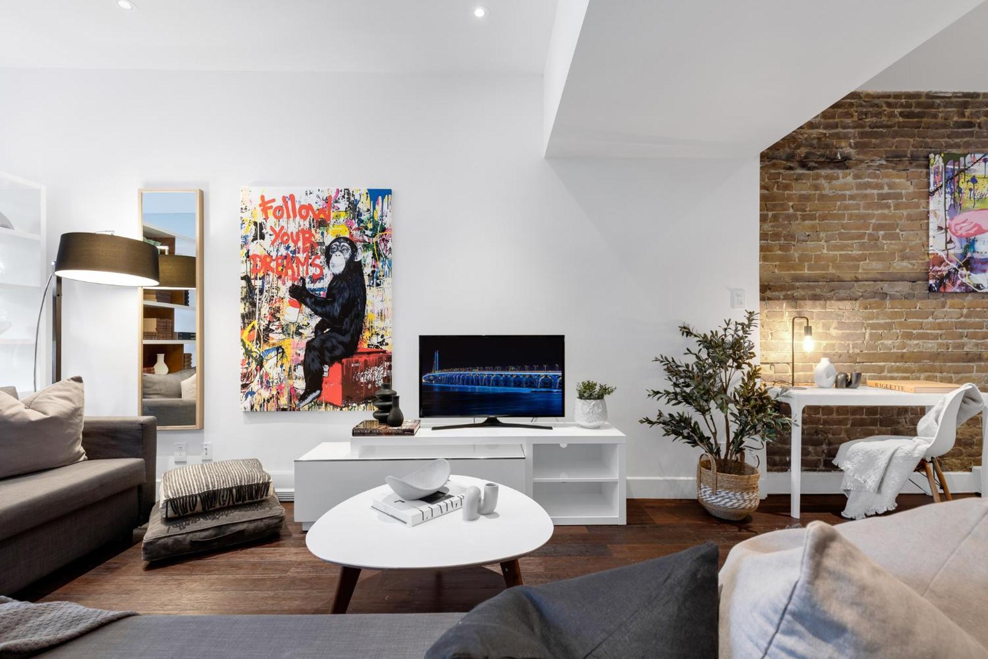 Liv Mtl Soho Aparthotel มอนทรีอัล ภายนอก รูปภาพ