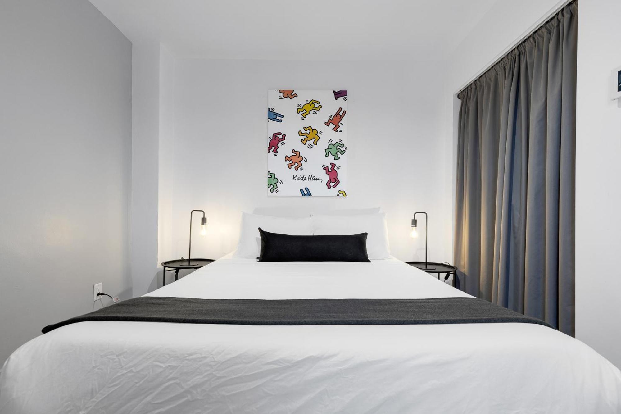 Liv Mtl Soho Aparthotel มอนทรีอัล ภายนอก รูปภาพ