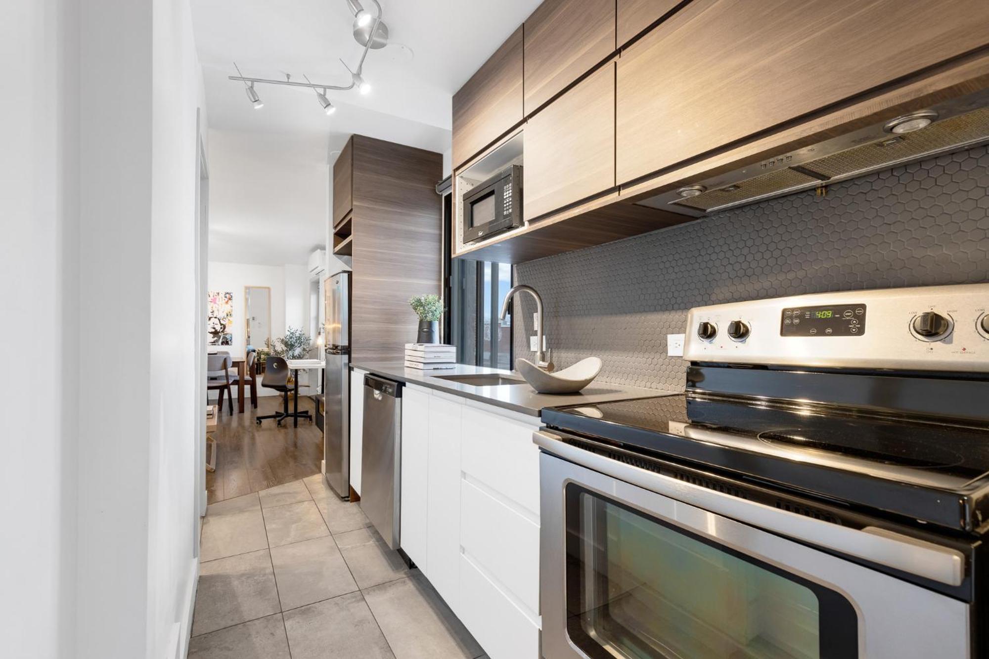 Liv Mtl Soho Aparthotel มอนทรีอัล ภายนอก รูปภาพ