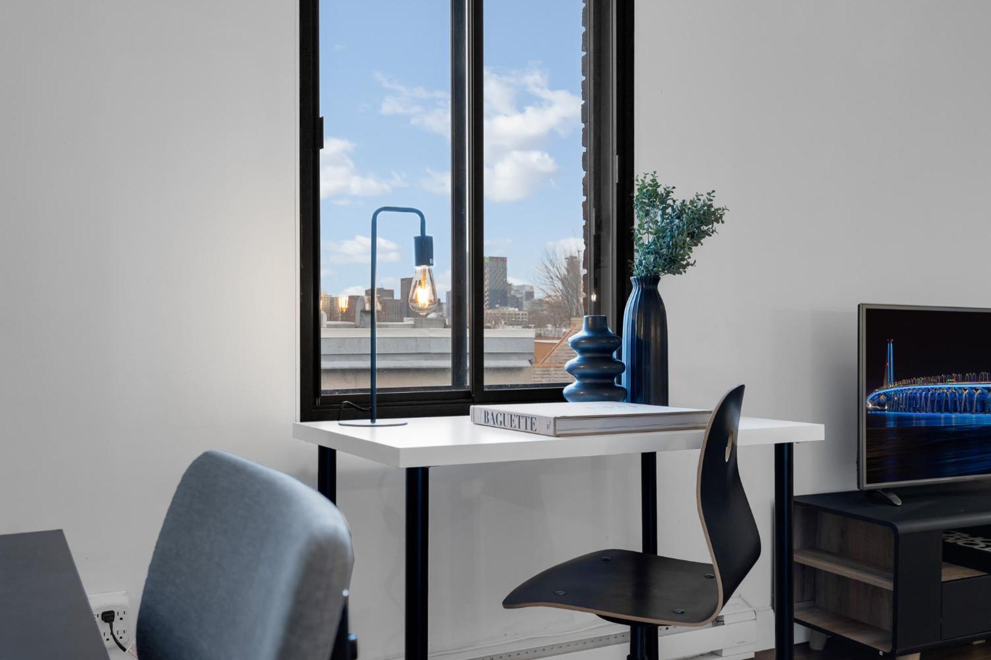 Liv Mtl Soho Aparthotel มอนทรีอัล ภายนอก รูปภาพ