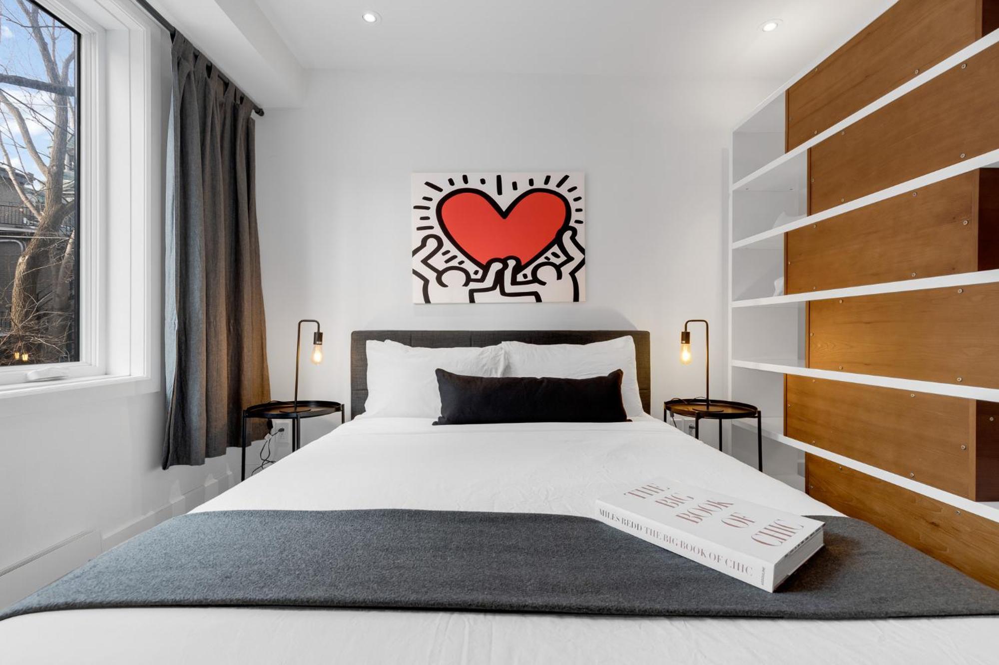 Liv Mtl Soho Aparthotel มอนทรีอัล ภายนอก รูปภาพ