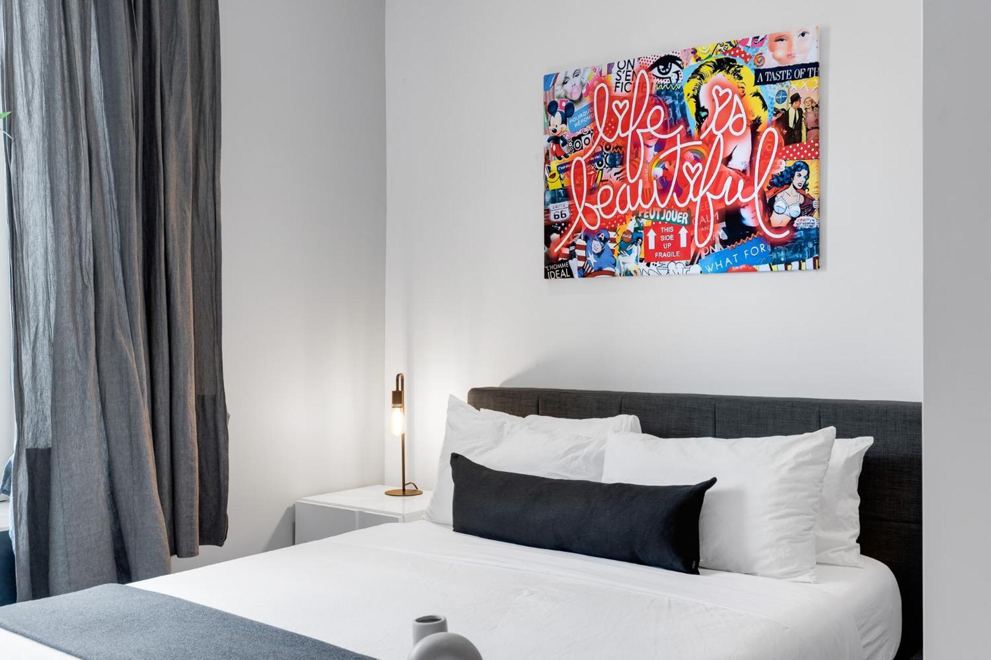 Liv Mtl Soho Aparthotel มอนทรีอัล ภายนอก รูปภาพ