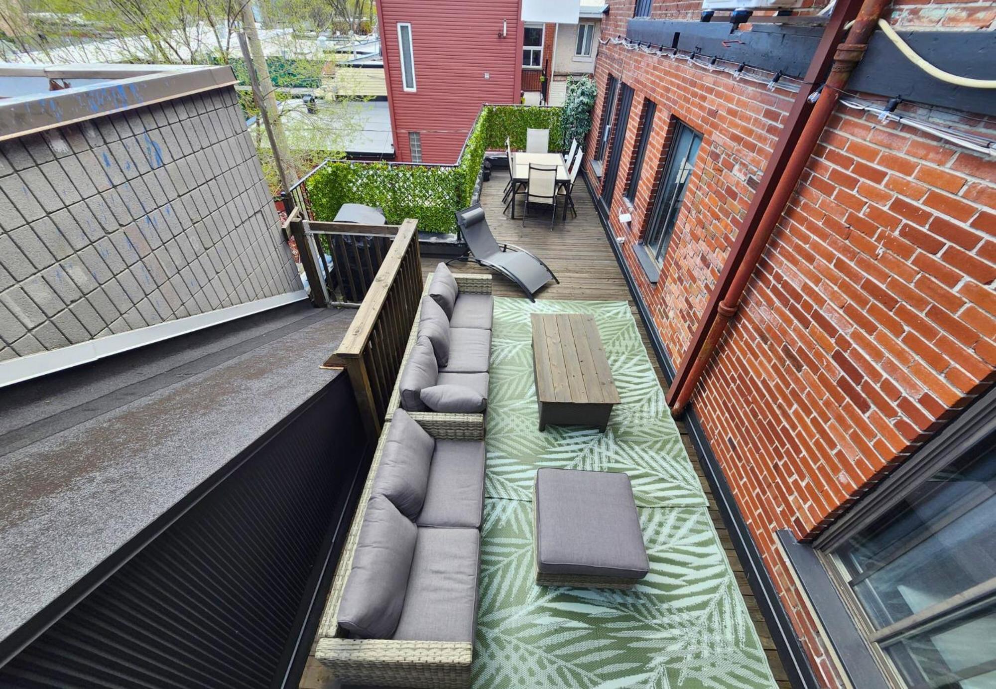 Liv Mtl Soho Aparthotel มอนทรีอัล ภายนอก รูปภาพ